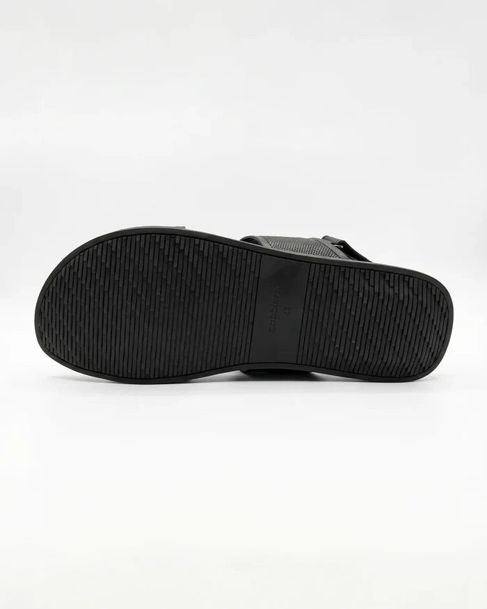 CGSC 26 Blck Y-Strap Sandals