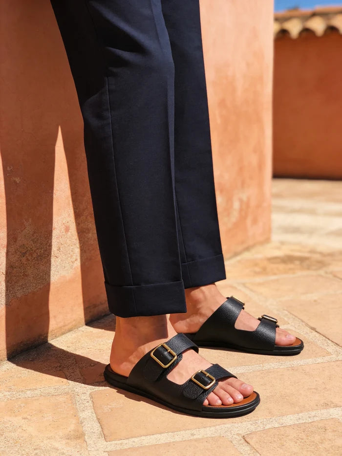 CGSC 26 BRWN Slippers with Black Straps