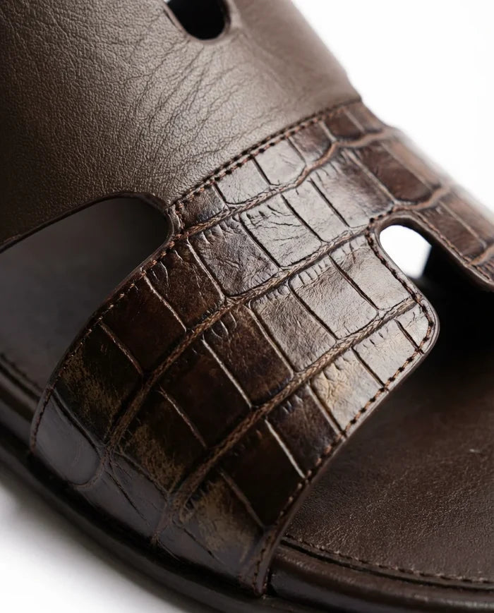 CGSC 26 Dark BRWN Textured Slippers