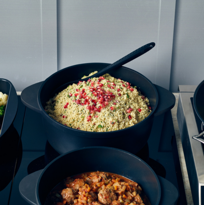 Genware Non-Stick Cast Aluminium Casserole Dish 28cm