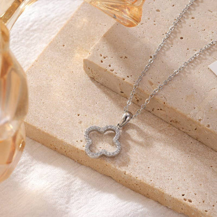 JOSSLYN by wall to wall - 18K STAINLESS STEEL TARNISH FREE CLOVER NECKLACE | 40NK9680