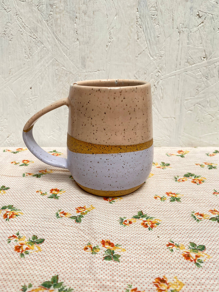 MUG: White / olive